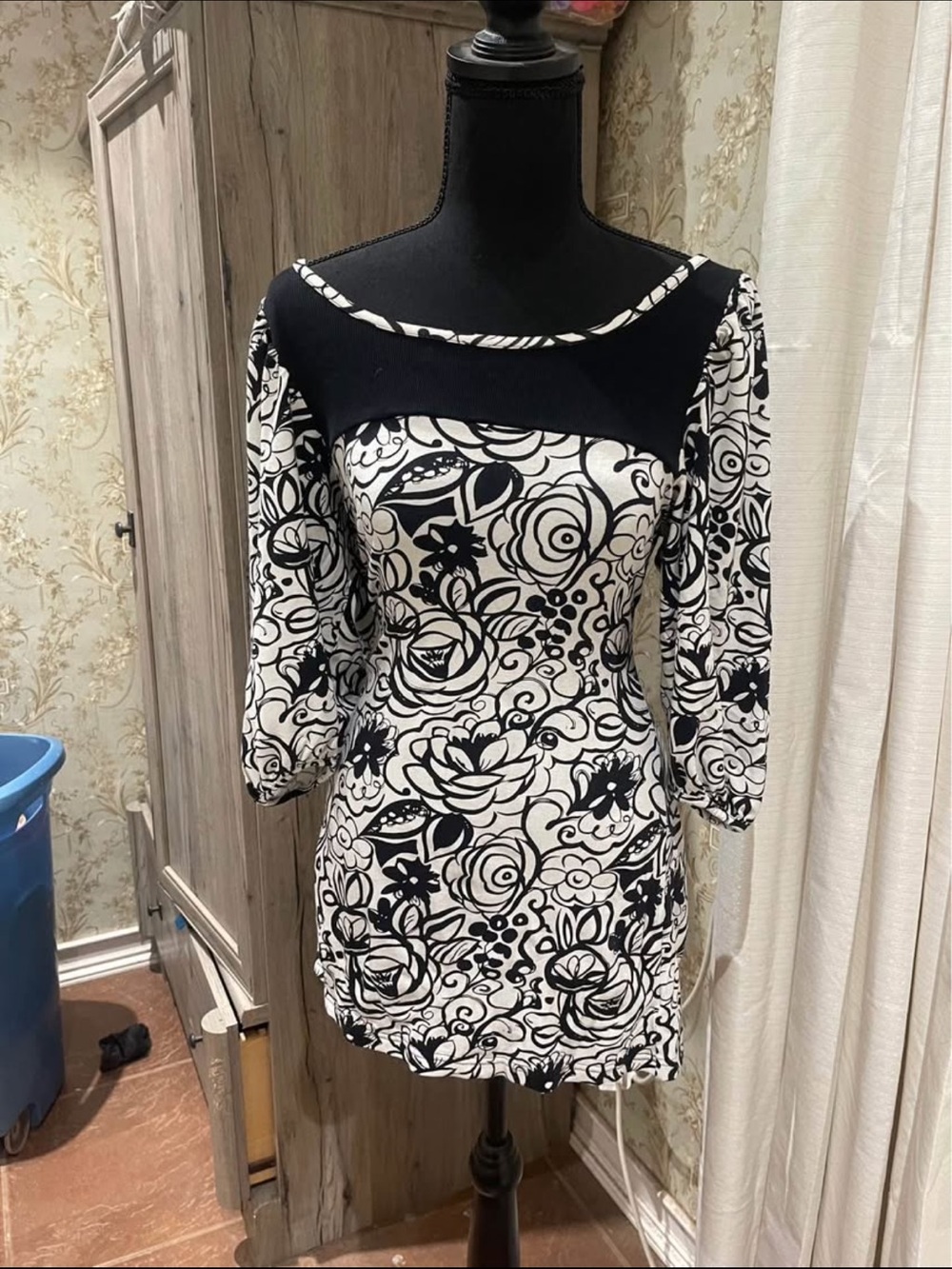 Guess Black and White Floral Mini Dress